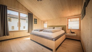 4 bedrooms, individually furnished, bed sheets