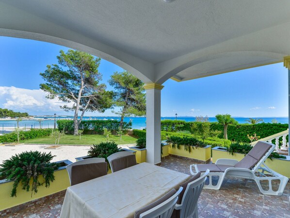 Apartment | Pool - Apartment on Vir Island Near Sandy Beaches (Vir)