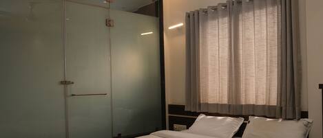 Deluxe Room | Soundproofing