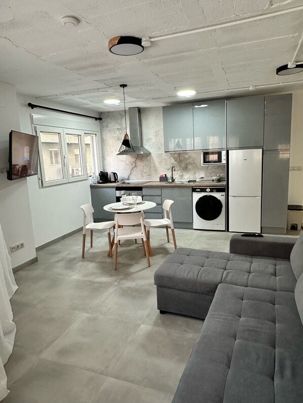 Living area - Loft Tamara /Apt. Full/Kitchen+Private Bathroom/WIFI (Alicante (Alacant))