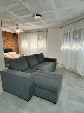 Living area - Loft Tamara /Apt. Full/Kitchen+Private Bathroom/WIFI (Alicante (Alacant))