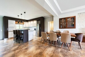 House | Dining