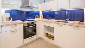 Apartemen | Dapur pribadi | Kursi makan untuk bayi