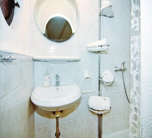 Apartment | Bathroom | Towels