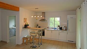 House | Private kitchen | Electric kettle, toaster, highchair