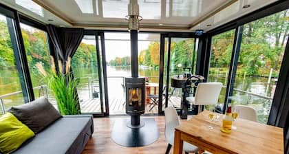 Houseboat on the Dahme, Wildau