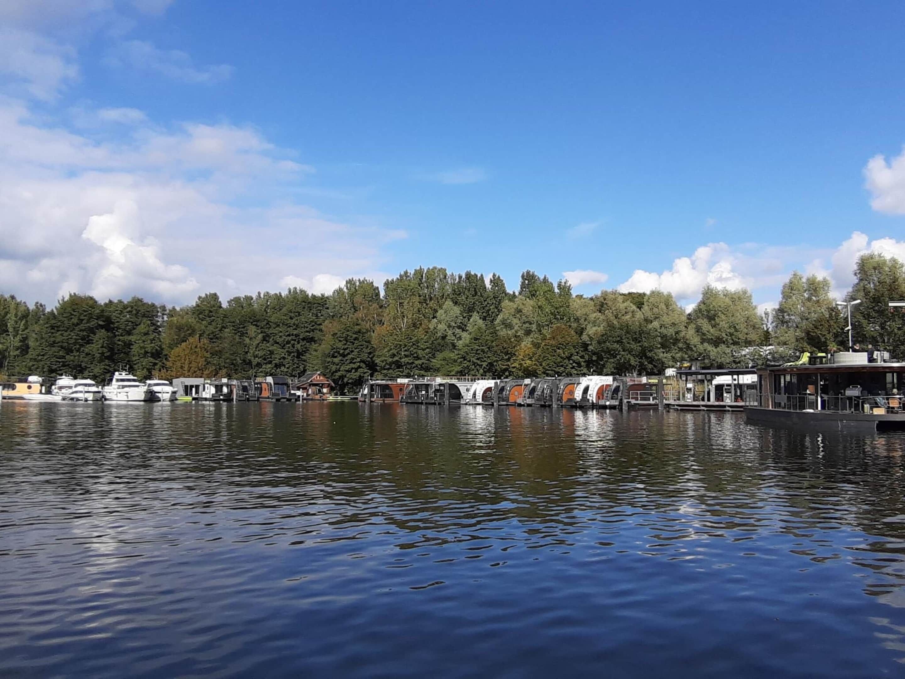 Mobil Karavan | Pemandangan dari properti