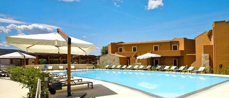 Apartemen | Kolam renang | Kolam renang outdoor