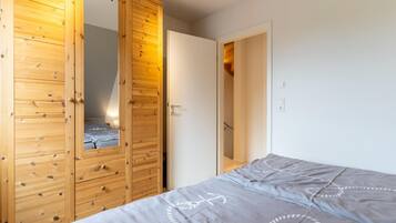 House | 3 bedrooms, individually furnished