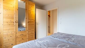 House | 3 bedrooms, individually furnished