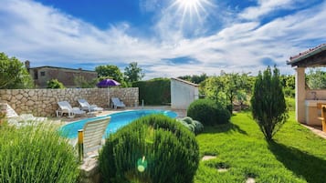 Apartment | Pool | Outdoor pool, a heated pool