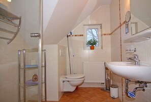 Apartment | Bathroom - Appartementhaus Dierhagen (Ostseebad Dierhagen)