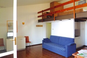 3 habitaciones y muebles diferentes 