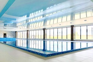 Piscine couverte, piscine extérieure