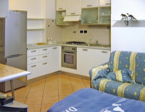 Apartment | Private kitchen - Apartment in Mongelia (Moneglia)