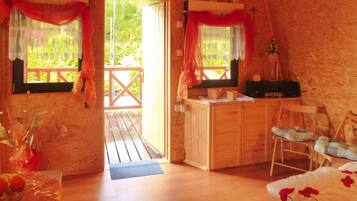 House | 2 bedrooms, individually furnished, bed sheets