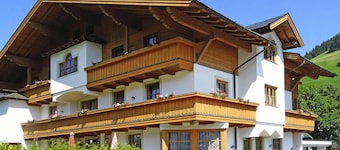 Apartment in Filzmoos With Garden