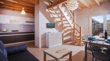 House | Private kitchen | Electric kettle, toaster, highchair