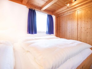 House | 4 bedrooms, individually furnished