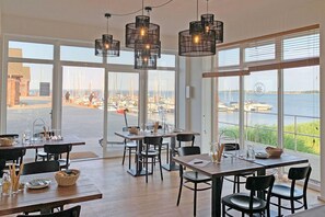 Apartment | Dining