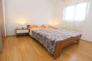 Apartment | 3 bedrooms, individually furnished - Apartment in Kakma Near Biograd Beaches (Polaca)