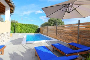 Apartment | Pool | Indoor pool, outdoor pool