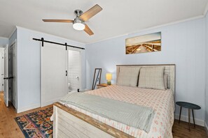 3 bedrooms, iron/ironing board, Internet