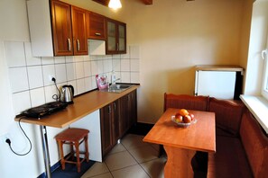 Private kitchen - Cottage in Szczecin by Puszcza Bukowa Park (Szczecin)