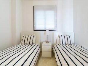 Căn hộ | 2 phòng ngủ, trang bị nội thất với thiết kế riêng biệt
