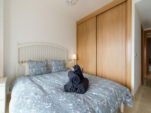 Apartment | 2 bilik tidur, dilengkapkan perabot secara berasingan 