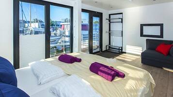 Mobile Home | 1 bedroom, individually furnished