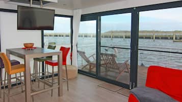 Mobile Home | Dining