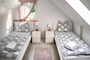 House | 4 bedrooms, individually furnished
