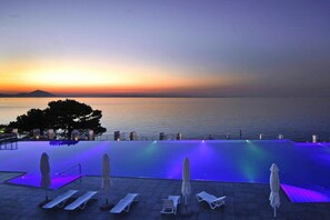 Apartment | Pool | Indoor pool, outdoor pool - Apartment in Veli Losinj by the Beach (Mali Losinj)