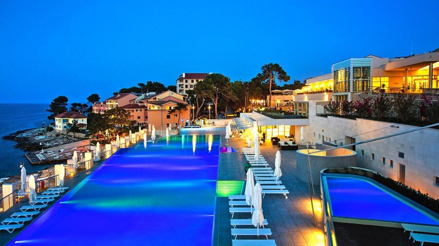 Apartment in Veli Losinj by the Beach