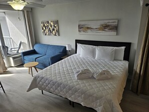 Strykejern/-brett, reiseseng for barn, wi-fi og sengetøy