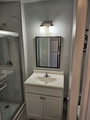 Shower, hair dryer, towels, toilet paper - SJ30 Cozy studio close to the beach (Myrtle Beach)