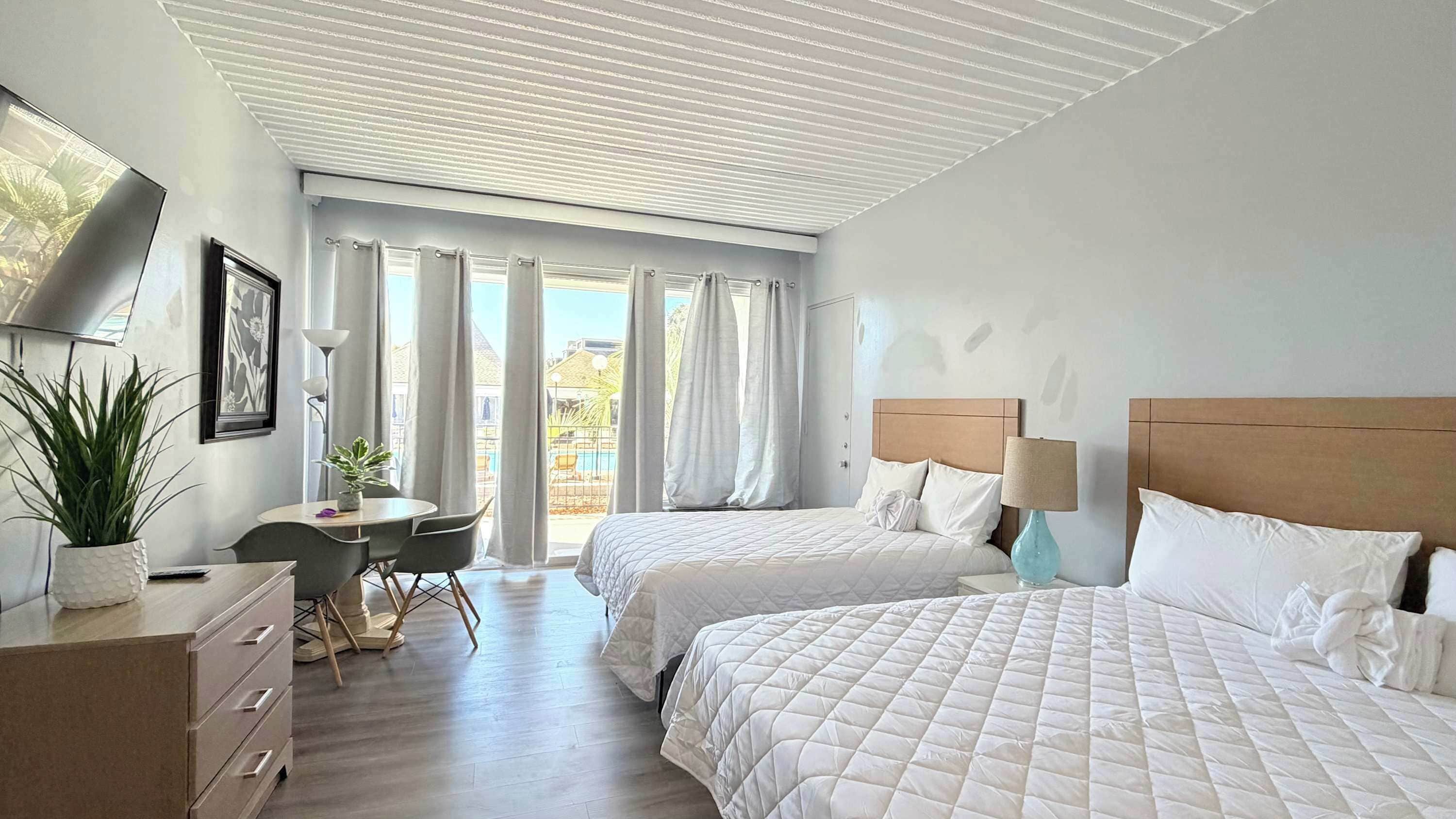 Bügeleisen/Bügelbrett, Reisekinderbett, WLAN, Bettwäsche