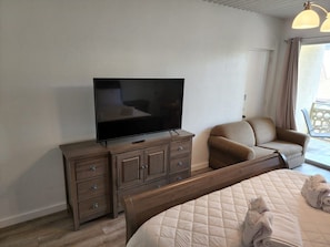 Iron/ironing board, travel crib, WiFi, bed sheets