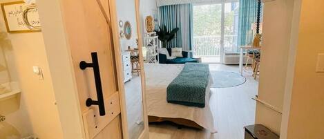 Bügeleisen/Bügelbrett, Reisekinderbett, WLAN, Bettwäsche