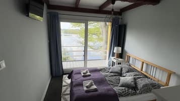 House | 2 bedrooms, individually furnished, bed sheets