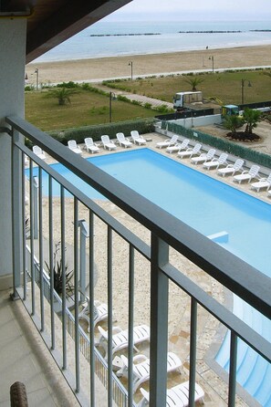 Apartment | Pool - Apartment in Roseto by Sandy Beach (Roseto degli Abruzzi)