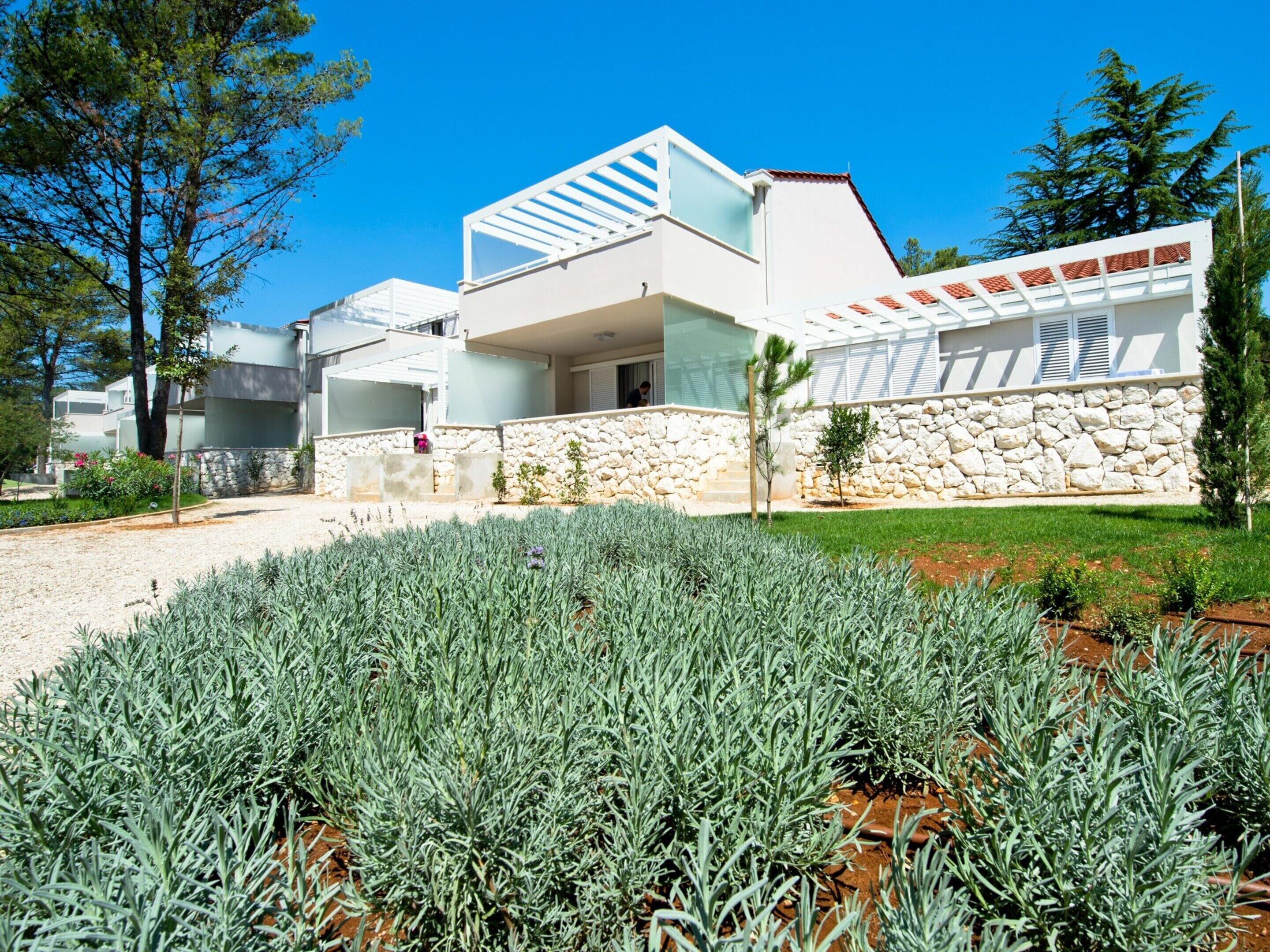 المنشأة من الخارج