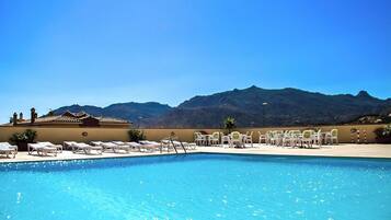 Apartamento | Piscina | Una piscina al aire libre