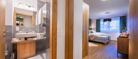 Apartment | 2 bedrooms, individually furnished, bed sheets