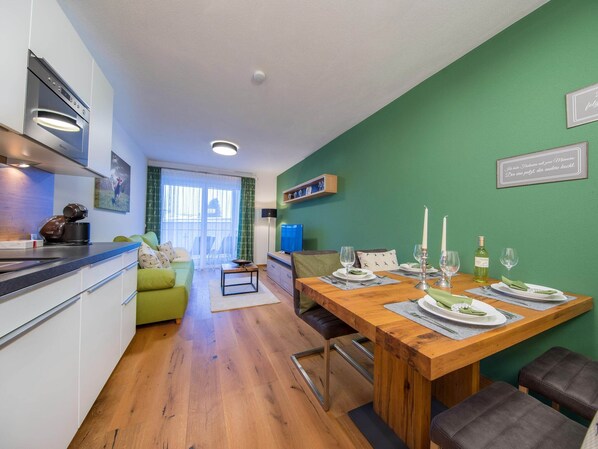 Apartment | Dining