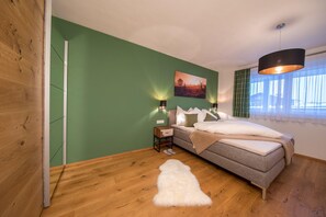 Apartment | 2 bedrooms, individually furnished, bed sheets