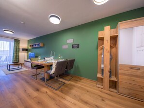 Apartment | Dining - Apartment in Neukirchen by Wildkogelbahn (Neukirchen am Grossvenediger)