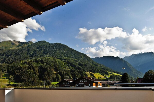 View from property - Apartment in Neukirchen by Wildkogelbahn (Neukirchen am Grossvenediger)