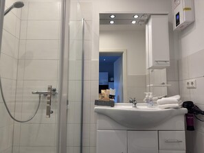 Apartment | Bathroom